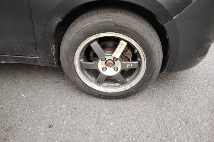 Used Chevrolet Sail 2013 Sedan 1.4L Manual Happiness Edition II Right Front Wheel Hub