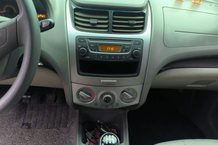 Used Chevrolet Sail 2013 Sedan 1.2L Manual Warm Edition Audio And AC Panel