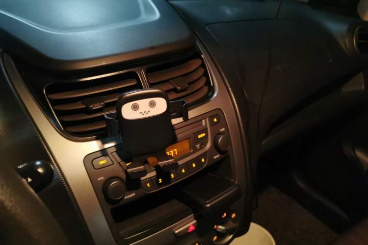 Used Chevrolet Sail 2013 Sedan 1.2L Manual Fashionable Happiness Edition Audio And AC Panel