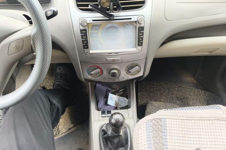 Used Chevrolet Sail 2013 Sedan 1.4L Manual Ideal Edition Audio And AC Panel