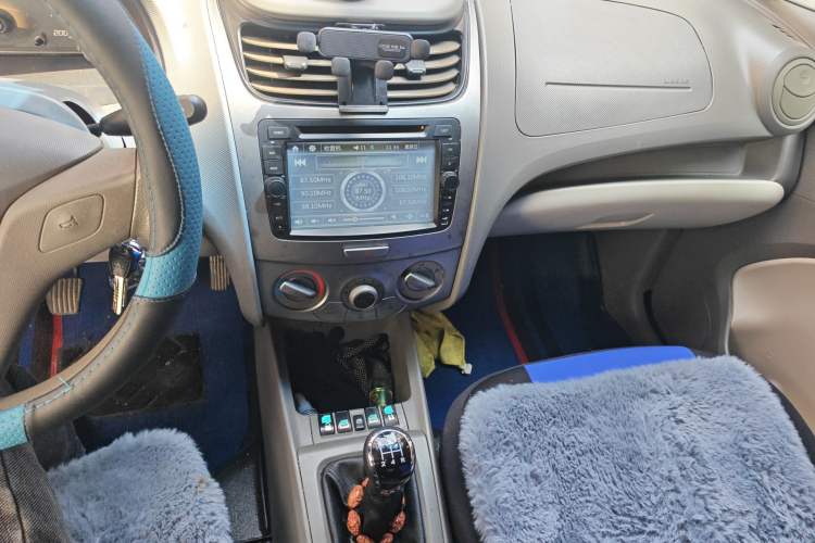 Used Chevrolet Sail 2013 Sedan 1.4L Manual Elegance Edition Audio And AC Panel
