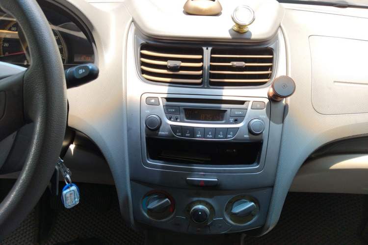 Used Chevrolet Sail 2013 Sedan 1.2L Manual Warm Edition Audio And AC Panel