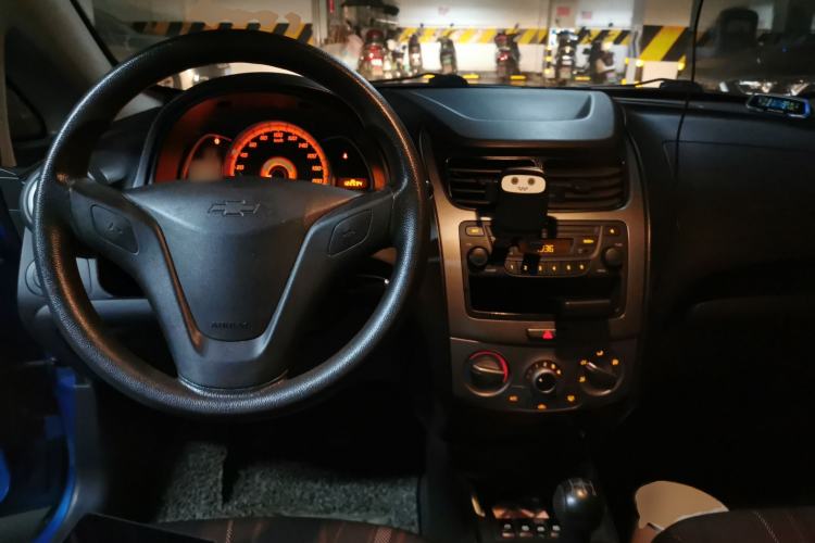 Used Chevrolet Sail 2013 Sedan 1.2L Manual Fashionable Happiness Edition Center Console