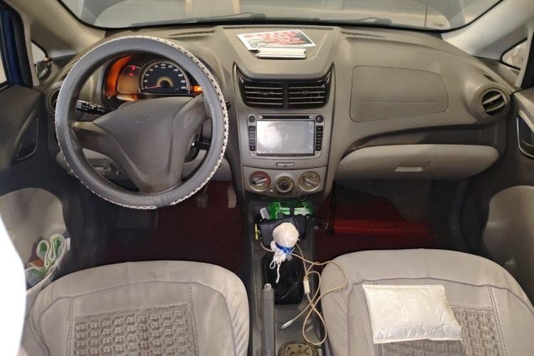 Used Chevrolet Sail 2013 Sedan 1.4L Manual Happiness Edition II Center Console