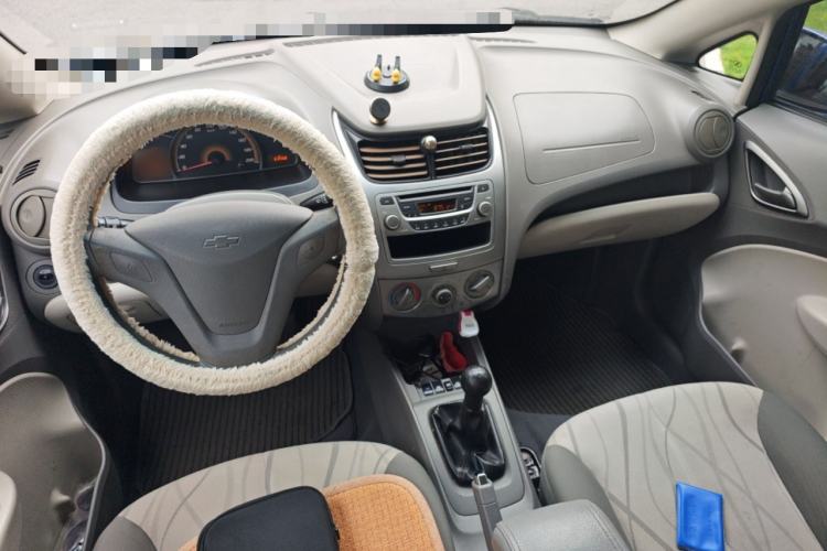 Used Chevrolet Sail 2013 Sedan 1.4L Manual - Youyi Happiness Edition Center Console