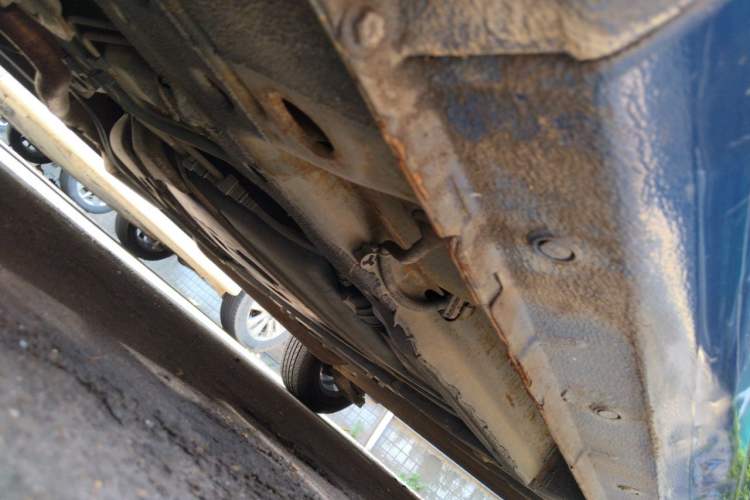 Used Chevrolet Sail 2013 Sedan 1.2L Manual Warm Edition Chassis Front Left