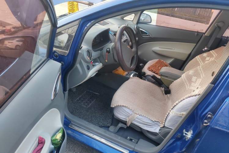 Used Chevrolet Sail 2013 Sedan 1.4L Manual - Youyi Happiness Edition Driver Seat