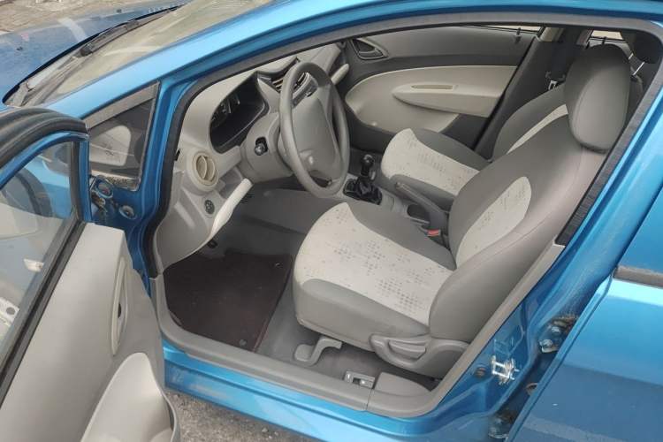 Used Chevrolet Sail 2013 Sedan 1.2L Manual Warm Edition Driver Seat
