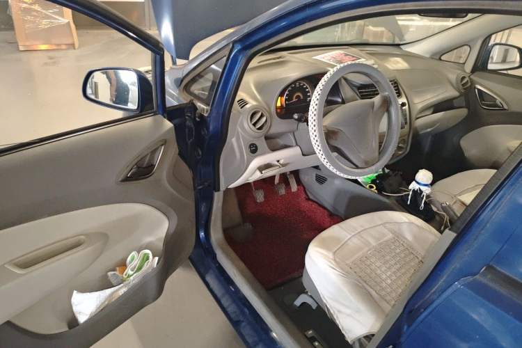 Used Chevrolet Sail 2013 Sedan 1.4L Manual Happiness Edition II Driver Seat