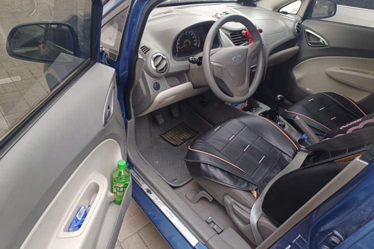 Used Chevrolet Sail 2013 Sedan 1.4L Manual - Youyi Happiness Edition Driver Seat