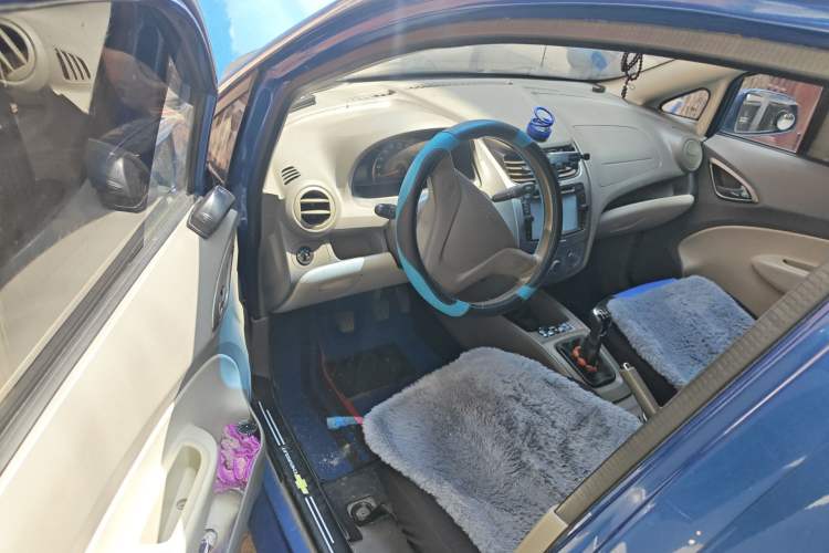 Used Chevrolet Sail 2013 Sedan 1.4L Manual Elegance Edition Driver Seat