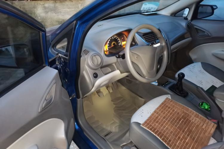 Used Chevrolet Sail 2013 Sedan 1.4L Manual Ideal Happiness Edition Driver Seat