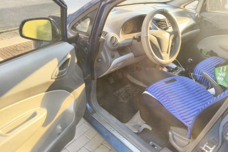 Used Chevrolet Sail 2013 Sedan 1.2L Manual Fashionable Happiness Edition Driver Seat