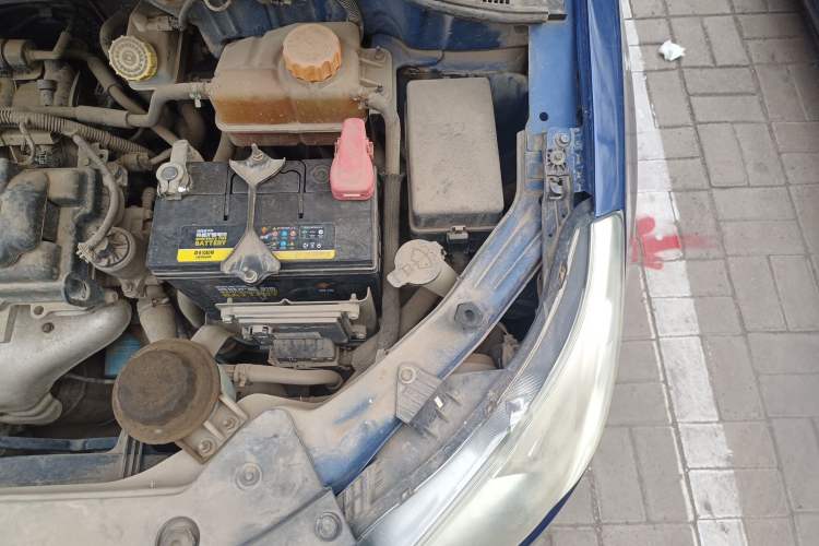 Used Chevrolet Sail 2013 Sedan 1.4L Manual - Youyi Happiness Edition Engine Bay Left