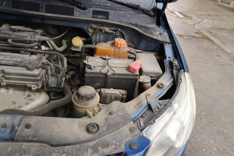 Used Chevrolet Sail 2013 Sedan 1.2L Manual Warm Edition Engine Bay Left