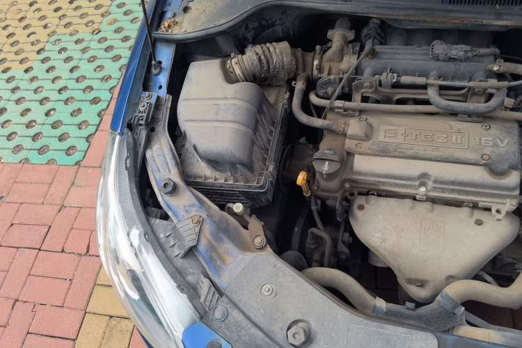 Used Chevrolet Sail 2013 Sedan 1.2L Manual Warm Edition Engine Bay Right