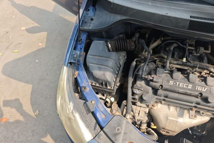Used Chevrolet Sail 2013 Sedan 1.4L Manual Happiness Edition II Engine Bay Right