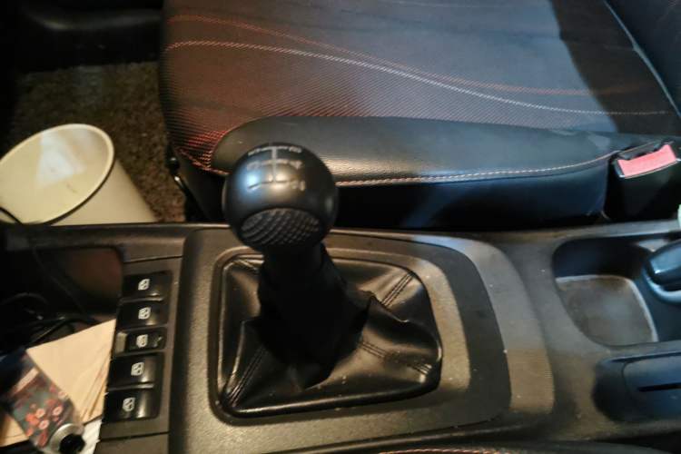 Used Chevrolet Sail 2013 Sedan 1.2L Manual Fashionable Happiness Edition Gear Lever