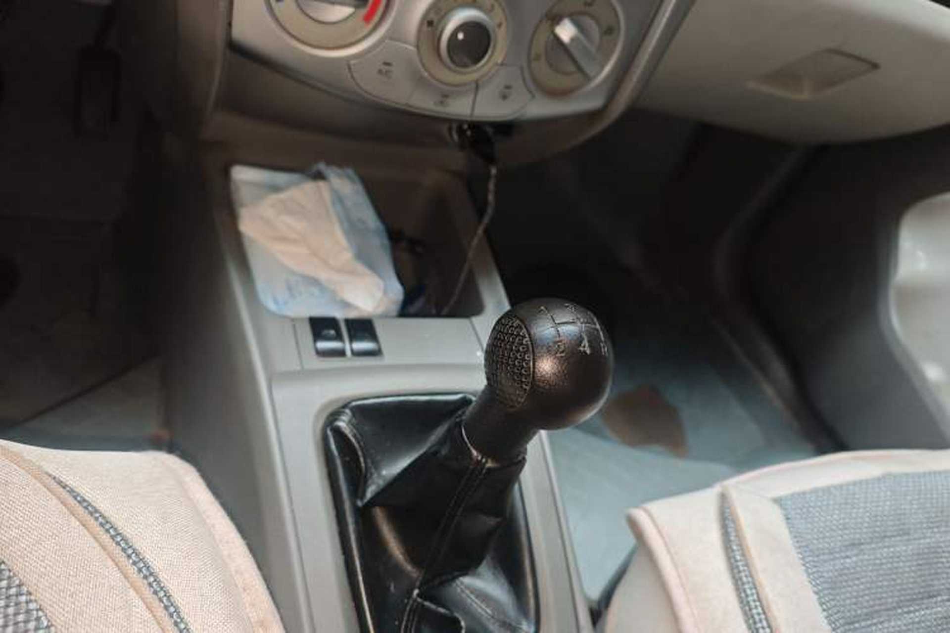 Used Chevrolet Sail 2013 Sedan 1.2L Manual Warm Edition Gear Lever