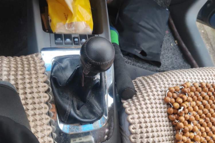 Used Chevrolet Sail 2013 Sedan 1.4L Manual - Youyi Happiness Edition Gear Lever