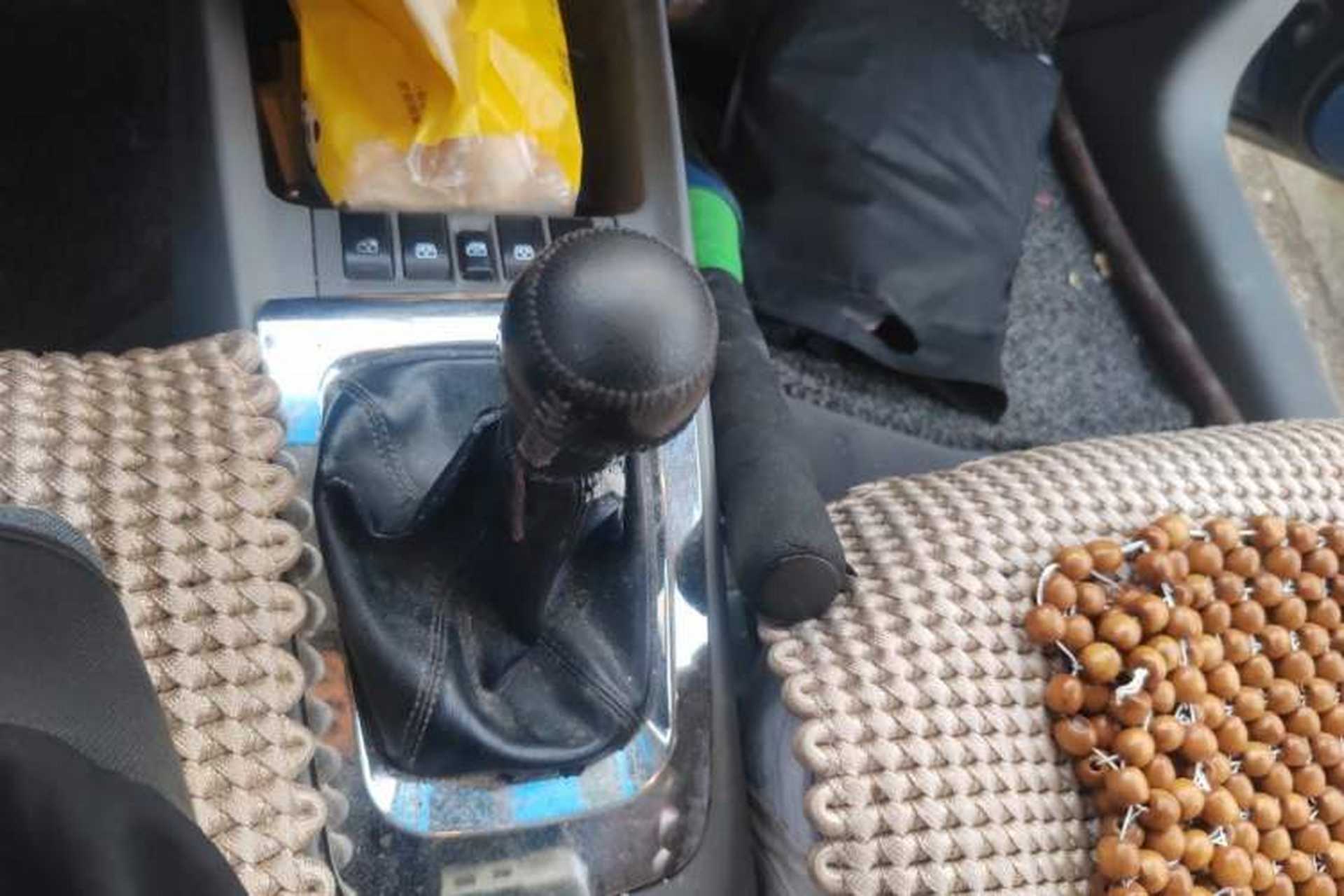Used Chevrolet Sail 2013 Sedan 1.4L Manual - Youyi Happiness Edition Gear Lever
