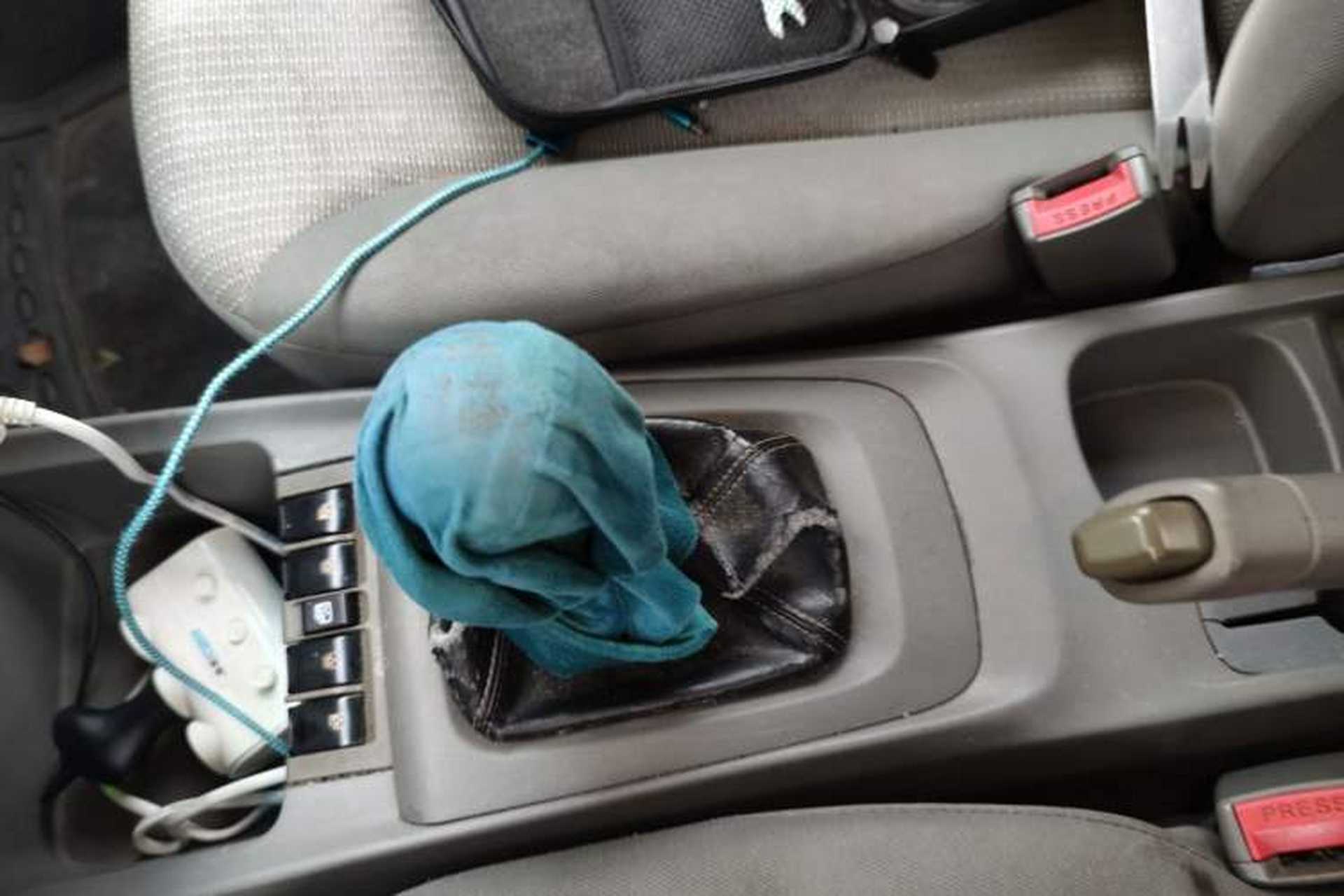 Used Chevrolet Sail 2013 Sedan 1.2L Manual Fashionable Happiness Edition Gear Lever
