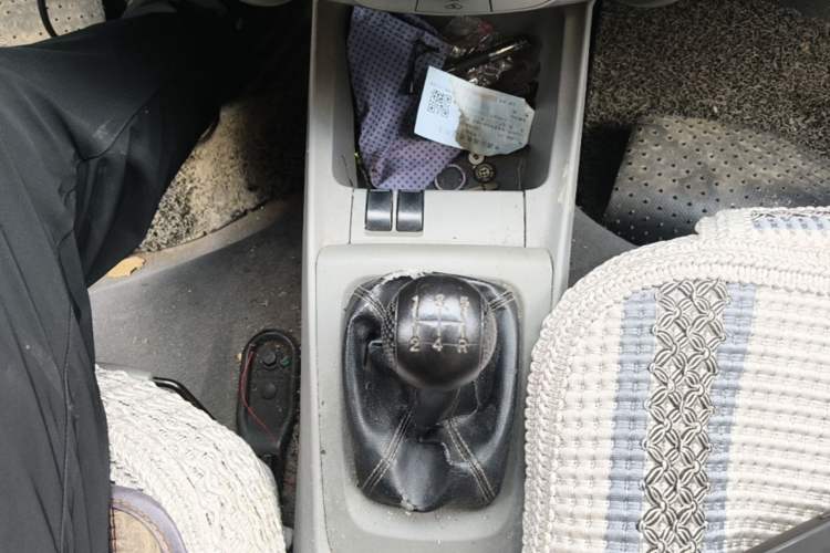 Used Chevrolet Sail 2013 Sedan 1.4L Manual Ideal Edition Gear Lever