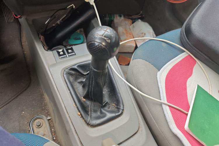 Used Chevrolet Sail 2013 Sedan 1.2L Manual Fashion Edition Gear Lever