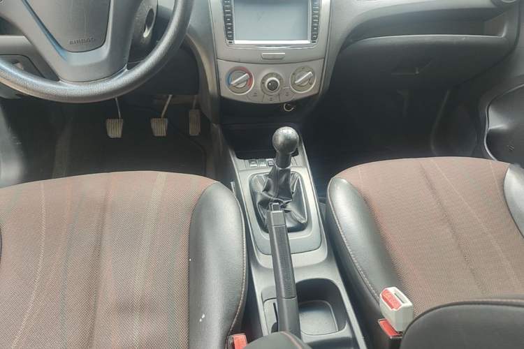 Used Chevrolet Sail 2013 Sedan 1.2L Manual Fashionable Happiness Edition Gear Lever