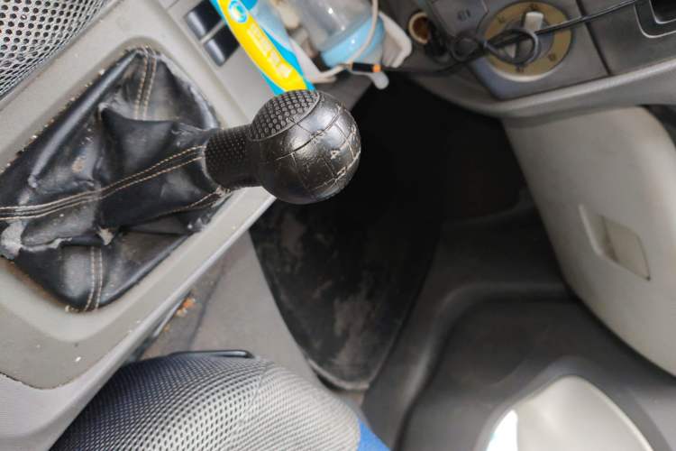 Used Chevrolet Sail 2013 Sedan 1.2L Manual Warm Edition Gear Lever