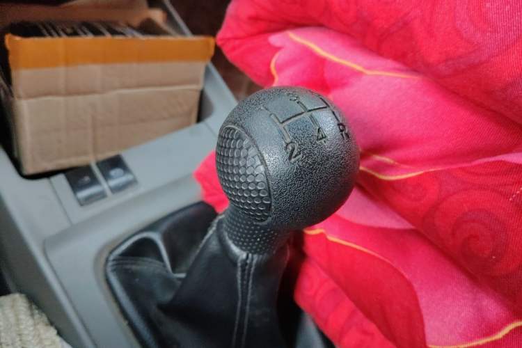 Used Chevrolet Sail 2013 Sedan 1.2L Manual Warm Edition Gear Lever