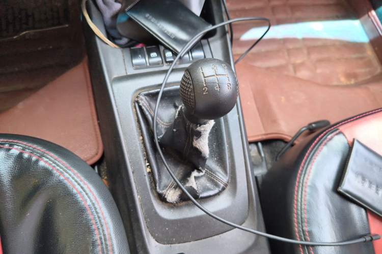 Used Chevrolet Sail 2013 Sedan 1.2L Manual Warm Edition Gear Lever