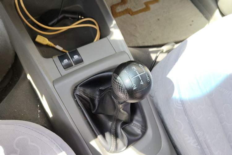 Used Chevrolet Sail 2013 Sedan 1.2L Manual Fashion Edition Gear Lever