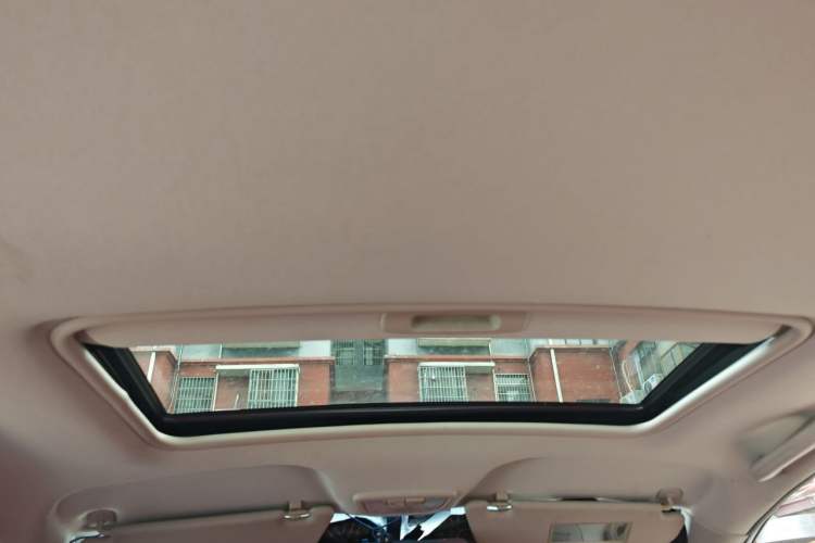 Used Chevrolet Sail 2013 Sedan 1.4L AMT Enjoy Edition Headliner