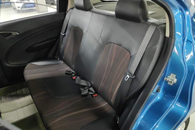 Used Chevrolet Sail 2013 Sedan 1.4L Manual - Youyi Happiness Edition Interior 1
