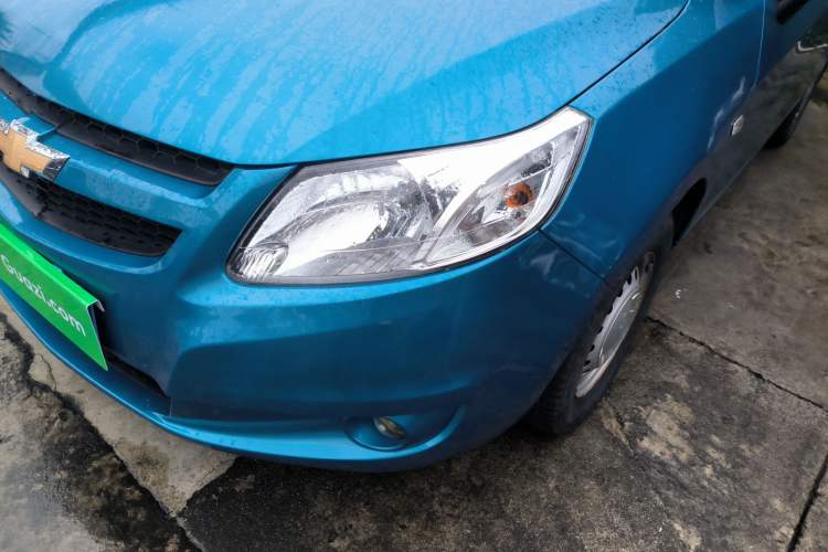 Used Chevrolet Sail 2013 Sedan 1.2L Manual Warm Edition Left Front Headlight