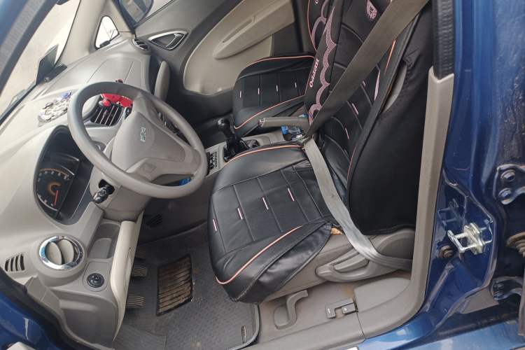 Used Chevrolet Sail 2013 Sedan 1.4L Manual - Youyi Happiness Edition Left Front Seat