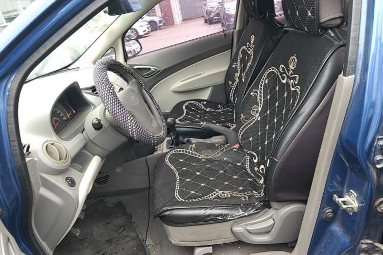 Used Chevrolet Sail 2013 Sedan 1.4L Manual - Youyi Happiness Edition Left Front Seat