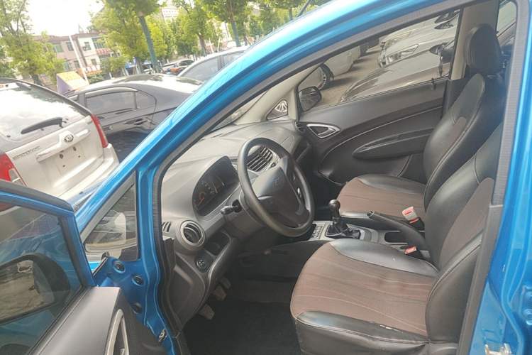 Used Chevrolet Sail 2013 Sedan 1.2L Manual Fashionable Happiness Edition Left Front Seat