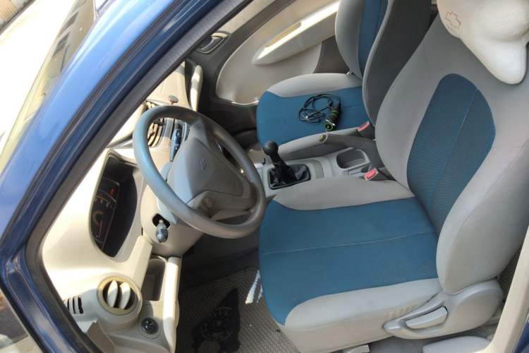 Used Chevrolet Sail 2013 Sedan 1.2L Manual Warm Edition Left Front Seat