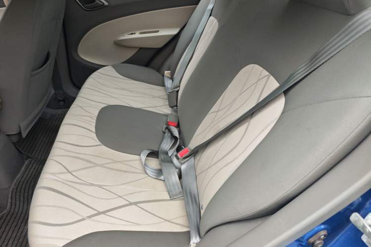 Used Chevrolet Sail 2013 Sedan 1.4L Manual - Youyi Happiness Edition Left Rear Seat
