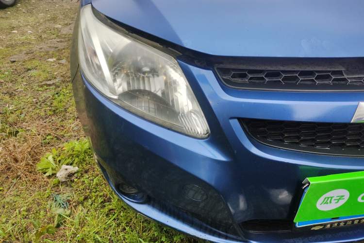 Used Chevrolet Sail 2013 Sedan 1.2L Manual Fashionable Happiness Edition Right Front Headlight