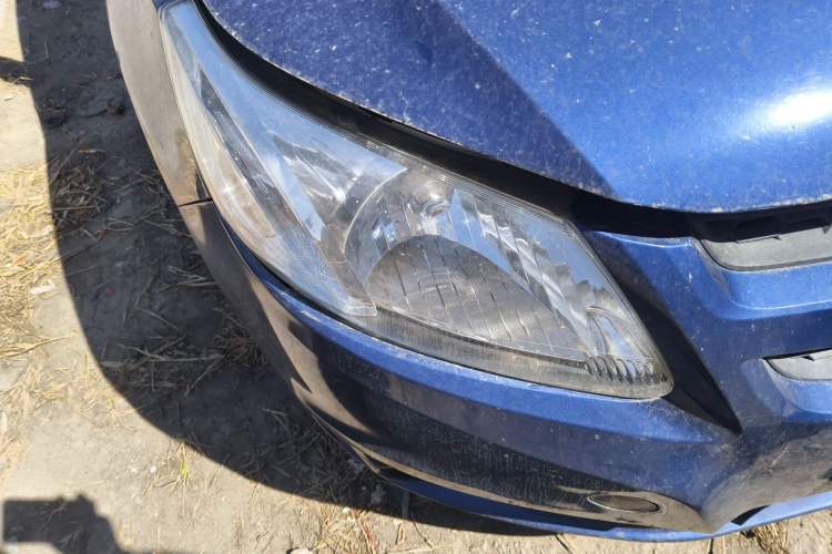 Used Chevrolet Sail 2013 Sedan 1.2L Manual Warm Edition Right Front Headlight