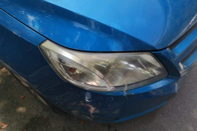 Used Chevrolet Sail 2013 Sedan 1.2L Manual Fashionable Happiness Edition Right Front Headlight
