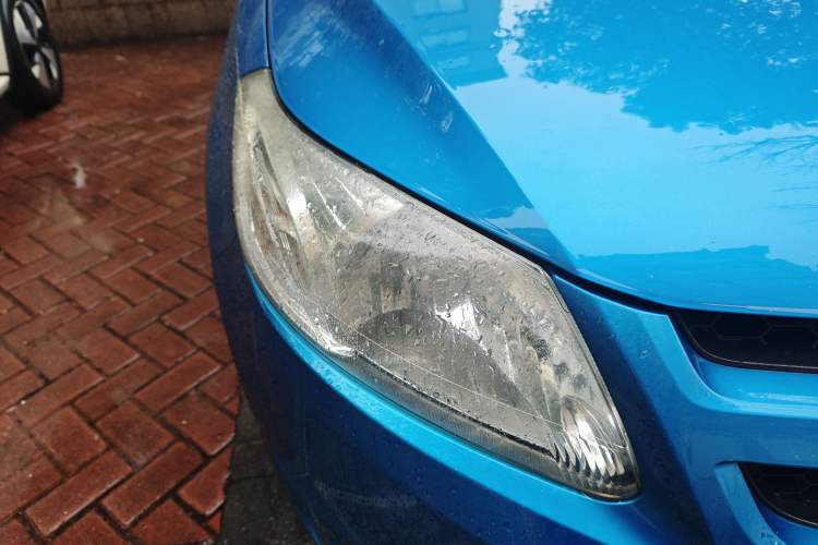 Used Chevrolet Sail 2013 Sedan 1.2L Manual Warm Edition Right Front Headlight