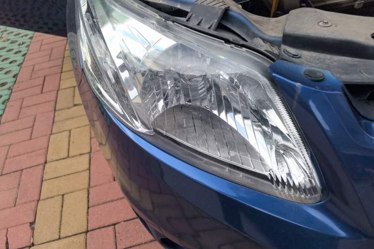 Used Chevrolet Sail 2013 Sedan 1.2L Manual Warm Edition Right Front Headlight