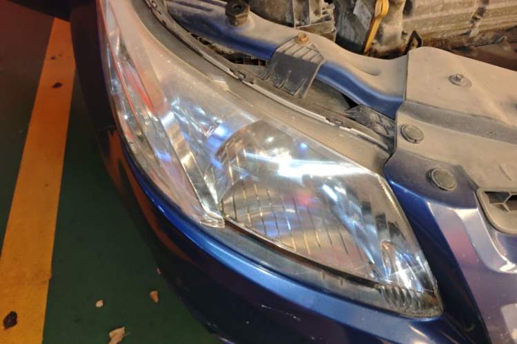 Used Chevrolet Sail 2013 Sedan 1.2L Manual Fashionable Happiness Edition Right Front Headlight