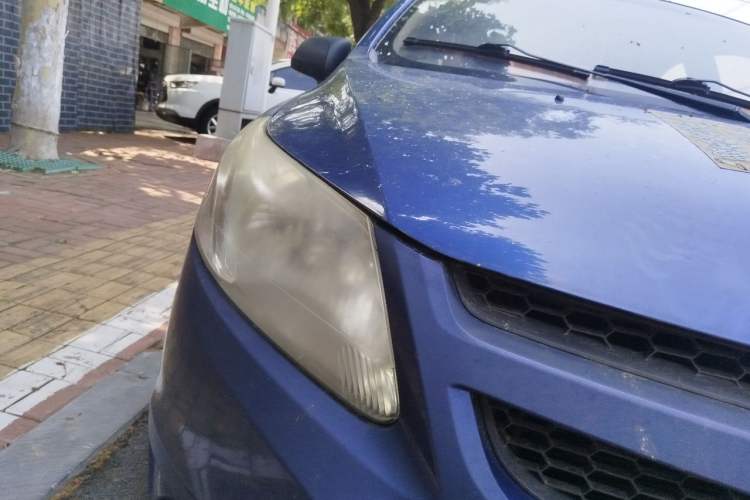 Used Chevrolet Sail 2013 Sedan 1.2L Manual Fashionable Happiness Edition Right Front Headlight