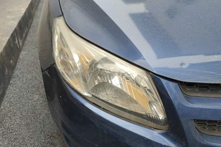 Used Chevrolet Sail 2013 Sedan 1.2L Manual Fashion Edition Right Front Headlight