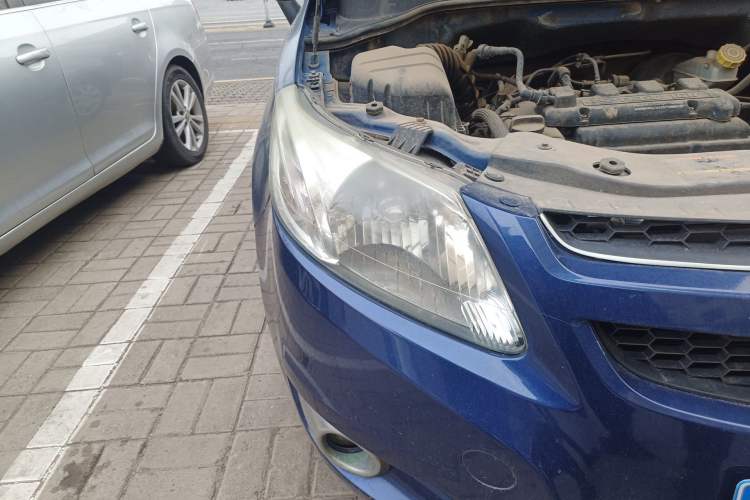 Used Chevrolet Sail 2013 Sedan 1.4L Manual - Youyi Happiness Edition Right Front Headlight